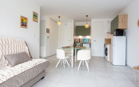 Opaline: Toevlucht, Zwembad, Landgoed, Schaduw, Landscaping, Eco Hotel, Hotel, Villa
