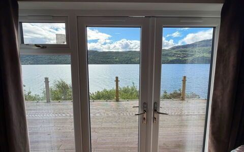 Loch Ness Hamptons Lodge: Toevlucht, Zwembad, Landgoed, Schaduw, Landscaping, Eco Hotel, Hotel, Villa