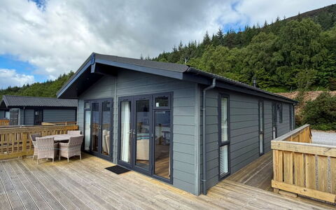 Loch Ness Hamptons Lodge: Toevlucht, Zwembad, Landgoed, Schaduw, Landscaping, Eco Hotel, Hotel, Villa