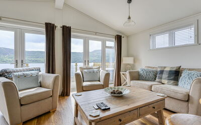 Loch Ness Hamptons Lodge