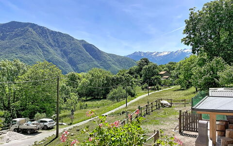 Sorico Albonico 697: Toevlucht, Zwembad, Landgoed, Schaduw, Landscaping, Eco Hotel, Hotel, Villa