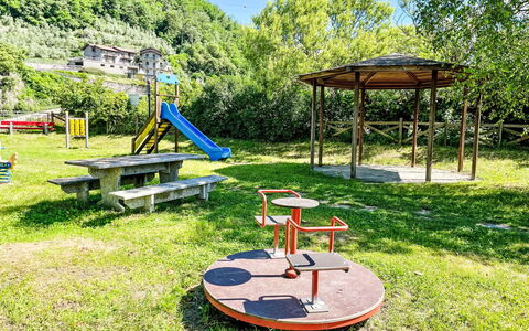 Sorico Albonico 697: Toevlucht, Zwembad, Landgoed, Schaduw, Landscaping, Eco Hotel, Hotel, Villa