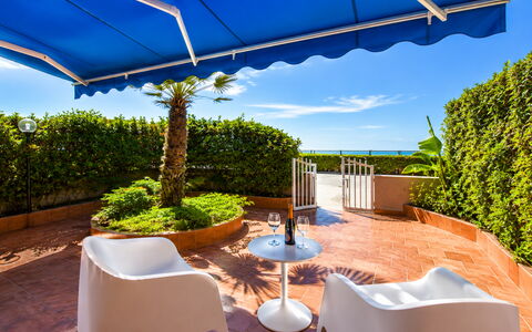 Il Favollo: Toevlucht, Eco Hotel, Schaduw, Buitenmeubels, Zwembad, Hotel, Balkon, Kamerplant