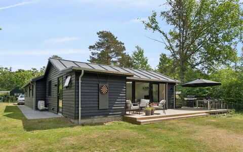 Ion - 750M from the Sea: Dak, Huis, Verblijf, Huis, Siding, Garden Gebouwen, Boerderij, Gazon, Veranda, Werf