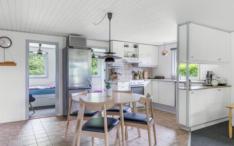 Elif - 200M from the Sea: Interieur Ontwerp, Meubilair, Flooring, Plafond, Verdieping, Huis, Keuken, Huishoudapparatuur, Stoel, Kamer