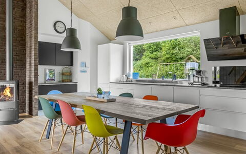 Anabel - 800M from the Sea: Meubilair, Interieur Ontwerp, Flooring, Hout, Verdieping, Stoel, Keuken En Eettafel, Eetkamer, Keuken, Plafond