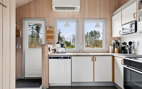 Algeth - 2.5Km from the Sea: Hout, Major Appliance, Toestel Van De Keuken, Keuken, Huishoudapparatuur, Kamer, Countertop, Plafond, Lichte Inrichting, Fornuis