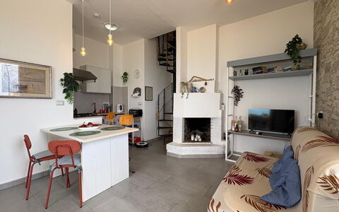 La Casa in Riva al Mare: Meubilair, Interieur Ontwerp, Muur, Flooring, Plafond, Verdieping, Kamer, Verlichting, Stoel, Woonkamer