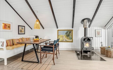Ragnborg - 700M from the Sea: Interieur Ontwerp, Flooring, Meubilair, Hout, Plafond, Verdieping, Houten Vloer, Verlichting, Lichte Inrichting, Woonkamer