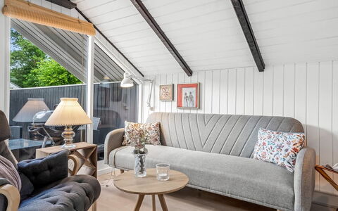 Ragnborg - 700M from the Sea: Meubilair, Interieur Ontwerp, Flooring, Hout, Bankstel, Verdieping, Plafond, Textiel, Woonkamer, Verlichting