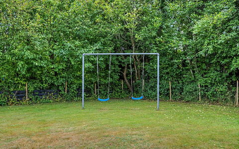 Ragnborg - 700M from the Sea: Gras, Gazon, Tuin, Schaduw, Park, Netto, Backyard