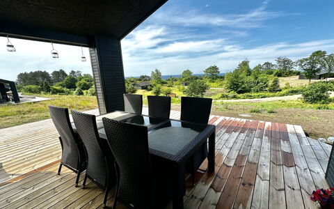 Theodora - 600M from the Sea: Meubilair, Huis, Stoel, Veranda, Verblijf, Hardwood, Houten Vloer, Schaduw, Keuken En Eettafel, Dek