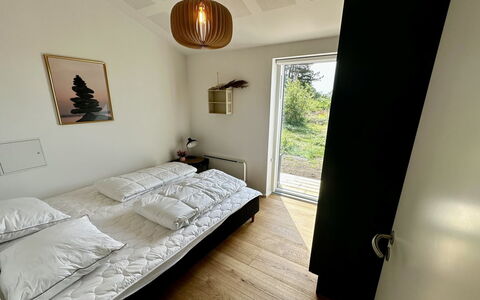 Theodora - 600M from the Sea: Muur, Slaapkamer, Interieur Ontwerp, Bed, Hout, Verdieping, Meubilair, Flooring, Laken, Plafond