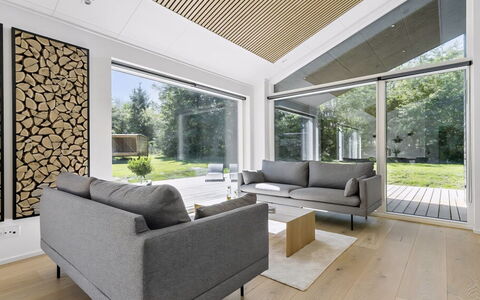 Theodora - 600M from the Sea: Flooring, Interieur Ontwerp, Verdieping, Meubilair, Hout, Bankstel, Houten Vloer, Woonkamer, Huis, Plafond