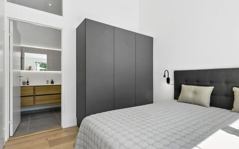Theodora - 600M from the Sea: Meubilair, Interieur Ontwerp, Slaapkamer, Bed, Flooring, Muur, Verdieping, Hout, Plafond, Kamer