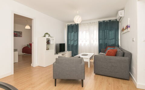Buleria: Meubilair, Interieur Ontwerp, Flooring, Verdieping, Bankstel, Hout, Kamer, Plafond, Appartement, Woonkamer