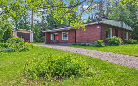 Lomakoti Lehtimäki: Zwembad, Toevlucht, Huis, Eco Hotel, Landgoed, Patio, Villa, Binnenplaats, Ontwerp, Buitenmeubels