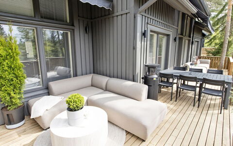 Villa Viktoria: Zwembad, Toevlucht, Huis, Eco Hotel, Landgoed, Patio, Villa, Binnenplaats, Ontwerp, Buitenmeubels