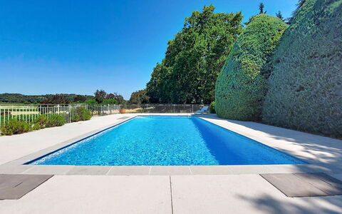 Chateau Payan: Blauw, Zwembad, Samengesteld Materiaal, Waterpartij, Tuin, Landscaping, Schaduw, Tegel, Toevlucht, Ontwerp