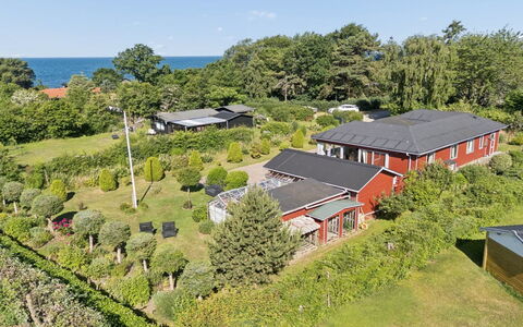 Velena - 150M from the Sea: Woongebied, Dak, Landschap, Huis, Huis, Land Lot, Landgoed, Voorstad, Groundcover