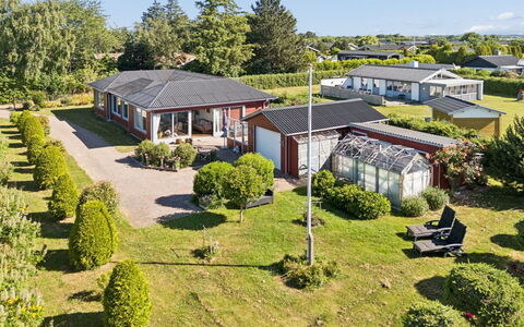 Velena - 150M from the Sea: Gras, Dak, Woongebied, Struik, Huis, Huis, Landschap, Land Lot, Tuin