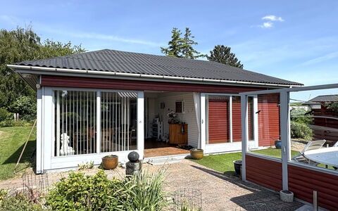 Velena - 150M from the Sea: Dak, Hout, Huis, Huis, Deur, Land Lot, Verblijf, Siding, Schaduw, Werf