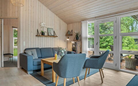 Eikka - from the Sea: Flooring, Interieur Ontwerp, Meubilair, Hout, Verdieping, Houten Vloer, Bankstel, Woonkamer, Plafond, Kamer