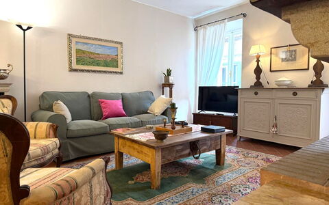La Dimora del Leone: Meubilair, Interieur Ontwerp, Bankstel, Flooring, Hout, Woonkamer, Kamer, Verdieping, Tafel, Fotolijst