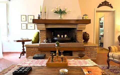 La Dimora del Leone: Meubilair, Interieur Ontwerp, Flooring, Hout, Haard, Woonkamer, Kamer, Verdieping, Verlichting, Tafel