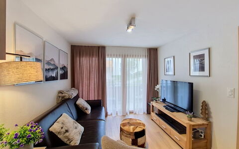 Snowfun B: Interieur Ontwerp, Meubilair, Flooring, Hout, Verdieping, Plafond, Kamer, Bankstel, Appartement, Woonkamer