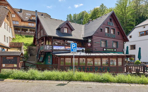 Rokytnice Nad Jizerou 2: Huis, Deur, Verblijf, Siding, Trap, Timmerhout, Veranda, Restaurant