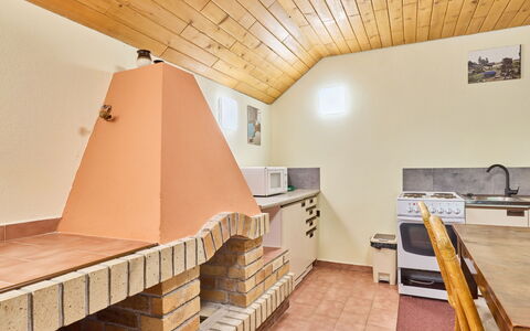 Rokytnice Nad Jizerou 81: Hout, Interieur Ontwerp, Plafond, Flooring, Meubilair, Verdieping, Kamer, Beits, Keuken