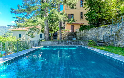 Nesso 10: Balkon, Villa