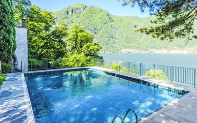 Nesso 10: Balkon, Villa