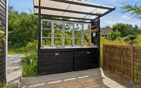 Nis - 1.4Km from the Sea: Hout, Dek, Schaduw, Metaal, Outdoor Structuur, Hardwood, Tuin, Beits, Ontwerp, Garden Gebouwen