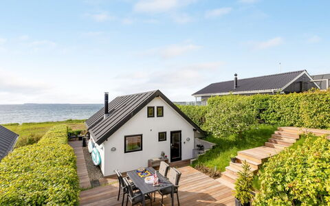Femija - 50M from the Sea: Huis, Huis, Dak, Verblijf, Landgoed, Helling, Boerderij, Kust, Eco Hotel, Balkon