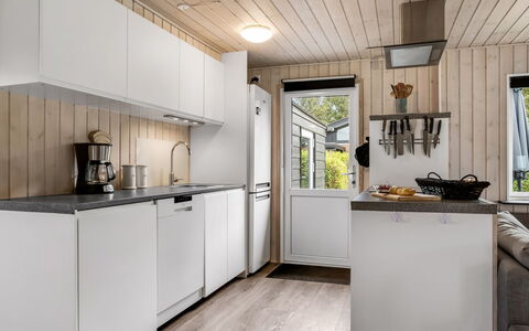 Melisande - from the Sea: Keuken, Toestel Van De Keuken, Hout, Major Appliance, Countertop, Interieur Ontwerp, Huishoudapparatuur, Flooring, Kamer, Cabinetry