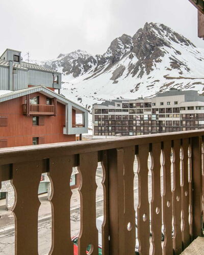 Tignes 624: Interieur Ontwerp, Flooring, Verdieping, Plafond, Appartement, Schaduw, Stoel, Lichte Inrichting, Lamp, Kamerplant