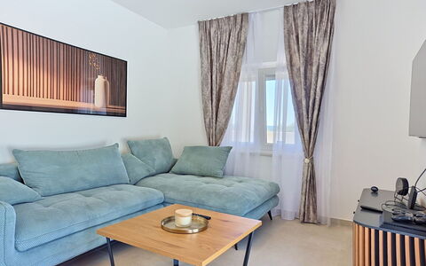 Kala: Interieur Ontwerp, Flooring, Verdieping, Plafond, Appartement, Schaduw, Stoel, Lichte Inrichting, Lamp, Kamerplant