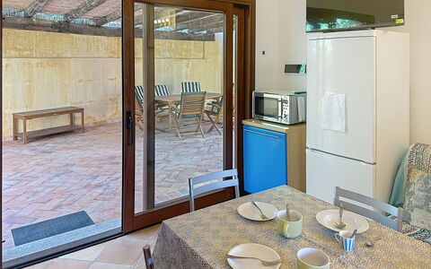 Villa del Mare: Interieur Ontwerp, Flooring, Verdieping, Plafond, Appartement, Schaduw, Stoel, Lichte Inrichting, Lamp, Kamerplant