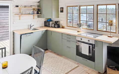Sjöarpstugan: Interieur Ontwerp, Flooring, Verdieping, Plafond, Appartement, Schaduw, Stoel, Lichte Inrichting, Lamp, Kamerplant