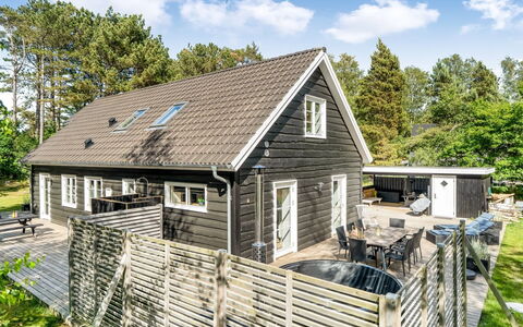 Stanko - 300M from the Sea: Huis, Verblijf, Huis, Siding, Garden Gebouwen, Blokhut, Plank, Hardwood, Boerderij, Veranda