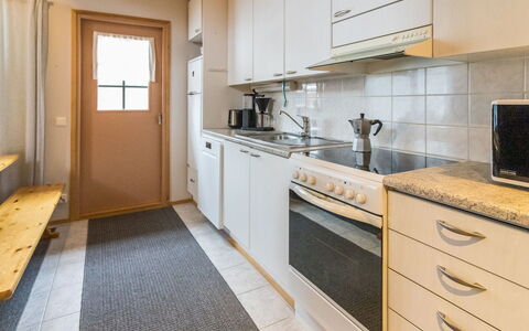 Luonnonrauha a: Flooring, Muur, Verdieping, Hout, Keuken, Major Appliance, Interieur Ontwerp, Countertop, Plafond, Wastafel