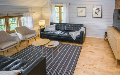 Rustholli17: Meubilair, Hout, Flooring, Interieur Ontwerp, Bankstel, Verdieping, Woonkamer, Houten Vloer, Huis, Plafond