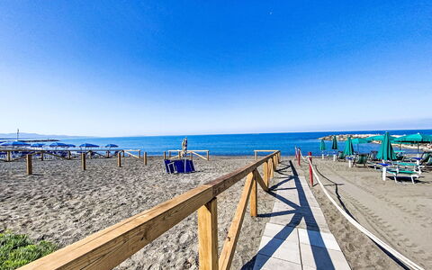 Cecina 570: Blauw, Zwemwater, Strand, Horizon, Zee, Kust En Oceanic Landvormen, Kust, Oceaan, Kust, Schaduw