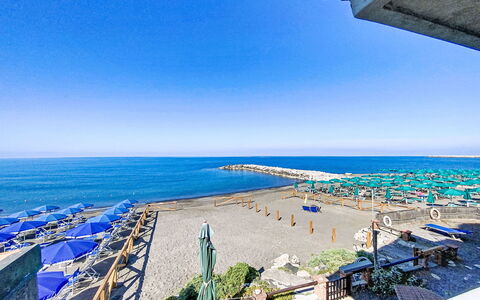 Cecina 570: Blauw, Zwemwater, Zee, Horizon, Kust En Oceanic Landvormen, Kust, Oceaan, Strand, Toevlucht, Kust