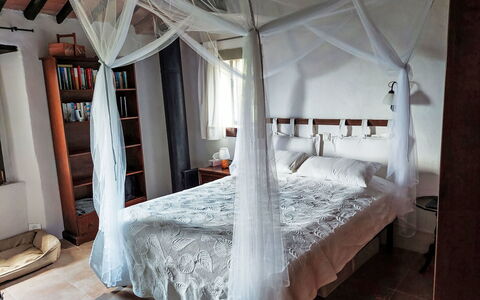 Cuculo: Meubilair, Bed, Slaapkamer, Interieur Ontwerp, Klamboe, Hout, Linens, Bedding, Hemelbed, Verdieping