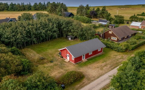 Taija - 200M to the Fjord: Huis, Landschap, Dak, Land Lot, Plain, Huis, Menselijke Nederzetting, Verblijf, Veld, Landgoed