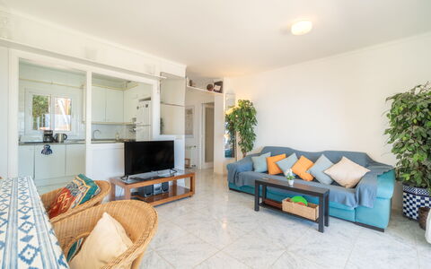 Magrana Pool House: Meubilair, Flooring, Interieur Ontwerp, Verdieping, Hout, Bankstel, Plafond, Woonkamer, Kamer