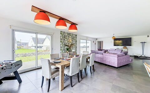 Maison Kergrosse: Meubilair, Plafond, Flooring, Huis, Interieur Ontwerp, Verdieping, Stoel, Keuken En Eettafel, Woonkamer, Houten Vloer